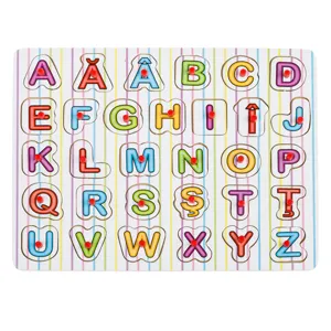 Puzzle din lemn cu literele alfabetului, set educațional multicolor