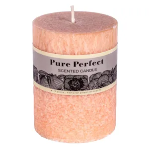 Lumanare parfumata bej cu aroma de flori pentru decorul casei