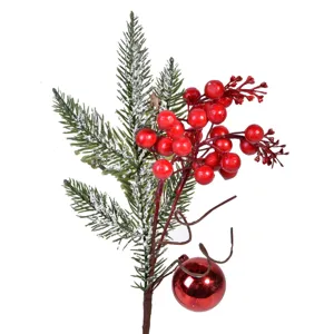 Ramură decorativă de brad cu pomusoare roșii pentru decorațiuni de Crăciun