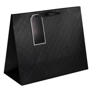 Sacos din hartie pentru cadou neagră cu textură crocoată