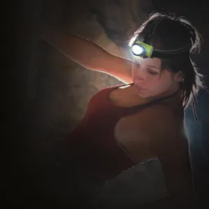 Lanterna frontală LED cu 220 Lumeni și Unghi Reglabil