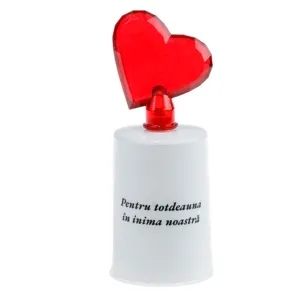 Lumanare decorativa LED cu inima rosie pentru atmosferă romantică