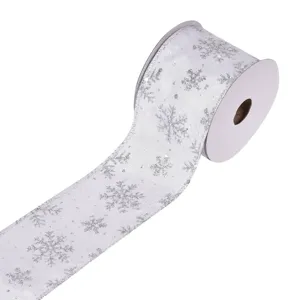 Panglică decorativă pentru brad de Crăciun, albă, cu fulgi și glitter argintiu, 5m x 63mm