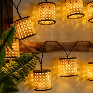Ghirlanda Solară cu Felinare din Plastic Stil Rattan