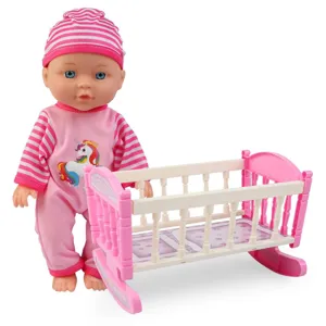 Set de Joacă Roz: Papusa Bebelus cu Patut și Pijama Unicorn