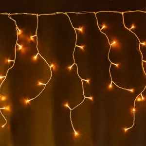 Instalare Lumini LED Perdea cu 288 de Becuri pentru Interior și Exterior