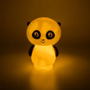 Lampa de veghe pentru copii, Urs Panda, 10x8x14.5 cm, cu lumina fixa, functioneaza pe baterii