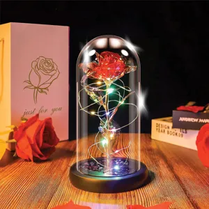 Cupolă decorativă cu trandafir holografic și lumină, Ø8x15cm, roșu, sticlă