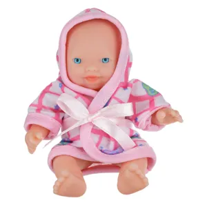 Păpușă Bebe 12cm Halat de baie roz carouri pentru jocul de rol