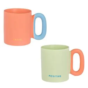 Cane Ceramică Pastel cu Mesaj Reliefat – Artă și Utilitate