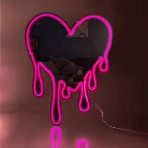 Oglindă Decorativă în Formă de Inimă cu LED Neon, 45.7x61 cm, Roz
