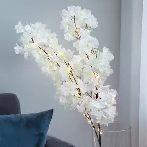 Ramuri decorative cu flori artificiale albe si LED, 135 cm, set 2 bucati