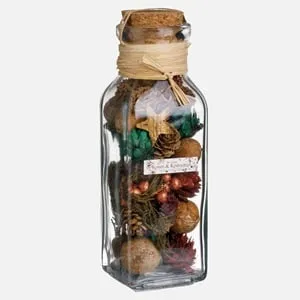 Potpourri de Craciun în sticlă cu aroma de vin și merisoare