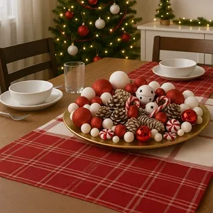 Set Decorațiuni Magice de Crăciun: Globuri, Conuri și Clopotei cu Sclipici