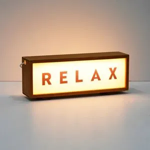 Lampă LED Neon cu Panou din Lemn „RELAX” 26,5x6x10cm