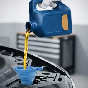 Palnie Pliabilă în Silicon pentru Transferul Lichidelor și Pulberilor
