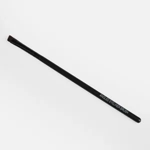 Pensulă înclinată pentru eyeliner și linii precise