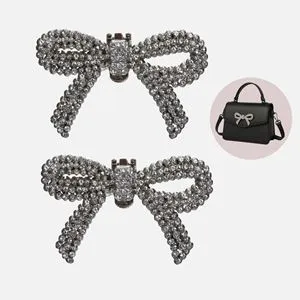 Fundite Decorative în Argintiu – Accesoriu Elegant pentru Pantofi