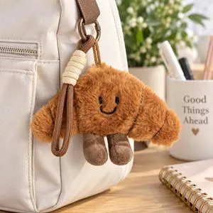 Breloc Croissant din Plus Maro cu Picioruse, 10 cm, Accesoriu pentru Geantă