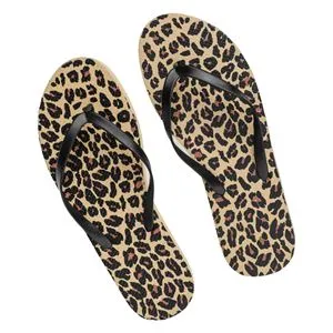 Slapi de plaja cu model animal print si curea neagra pentru femei