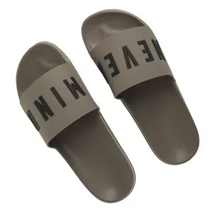 Papuci de plaja slides pentru barbati, culoare kaki, cu banda reliefata cu mesajul 'Never Mind'