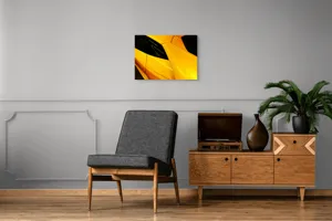 Tablou Canvas Strălucirea Aurie a Vitezei – Artă Modernă, 70 x 50 cm