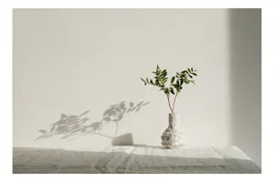 Tablou Canvas, "Vase alb cu ramuri verzi", 39 x 26 cm