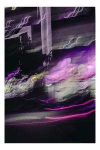 Tablou Canvas Ritmul Orașului în Lumini Violet, 50 x 70 cm