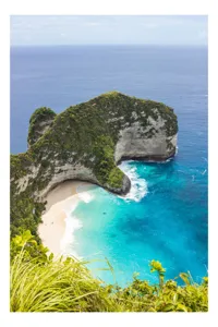 Tablou Canvas, "Plaja ascunsă din paradisul tropical", Ocean, Plajă, Stânci, Vegetație, Cer, Azur, Valuri, Timp Liber, Relaxare, Peisaj., 70 x 100 cm