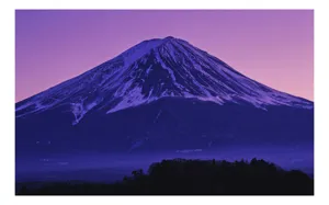 Tablou Canvas, "Frumusețea misterioasă a muntelui Fuji", Munte, Fuji, Purpură, Zăpadă, Cer, Noapte, Frig, Japan, Pitoresc, Natură, 90 x 50 cm