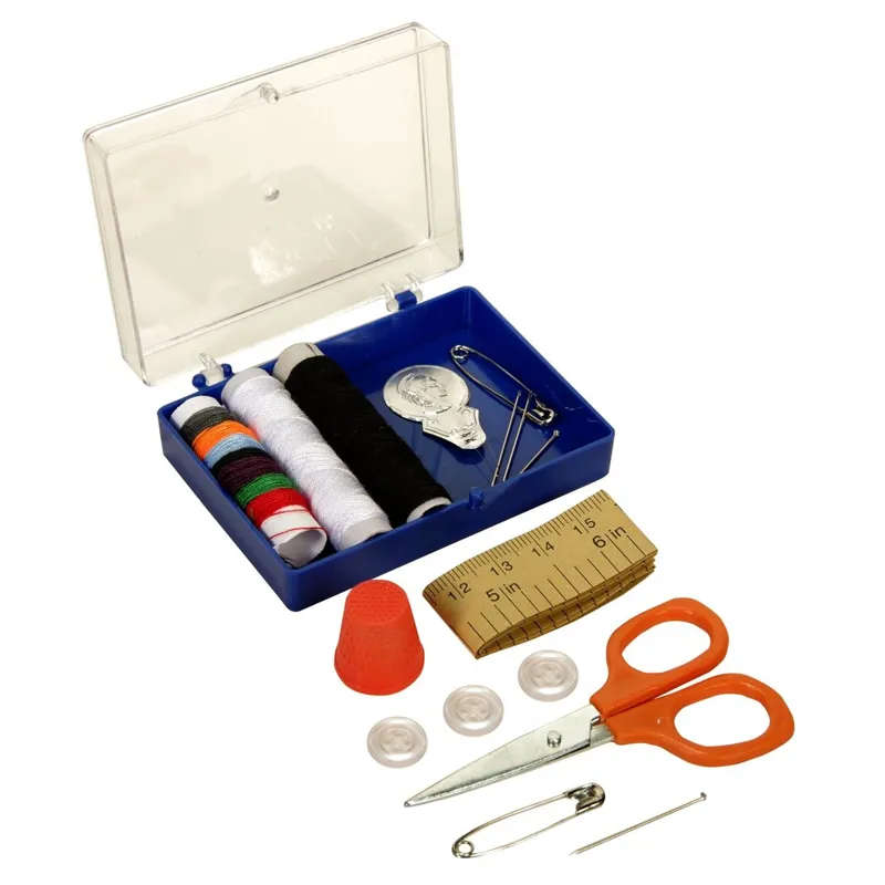 Set de croitorie cu accesorii esentiale în cutie din plastic