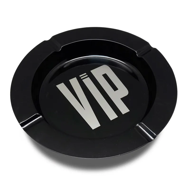 Scrumiera metalică rotundă negru cu mesaj VIP