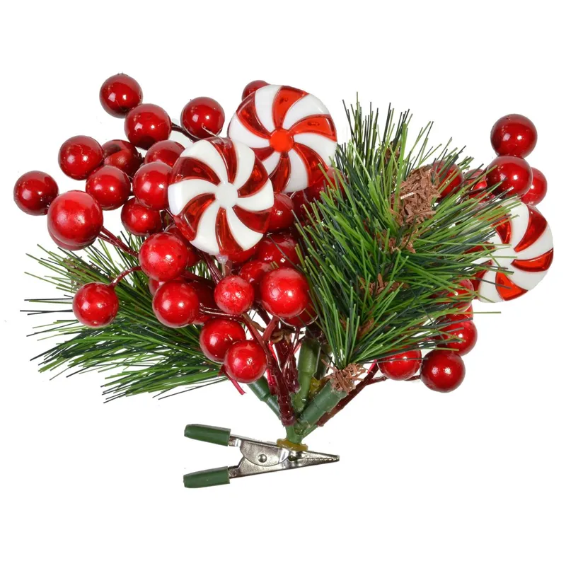 Decoratiune Crăciun cu Crenguță de Pin și Pomusoare Rosii