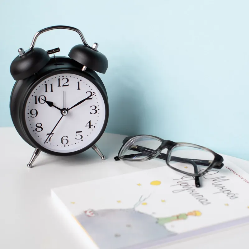 Ceas Desteptator Vintage Negru – Design Clasic, Sunet de Alarmă
