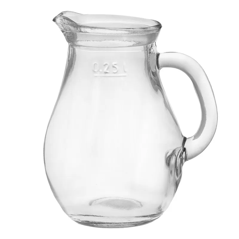 Carafă din sticlă transparentă pentru servirea apei și băuturilor