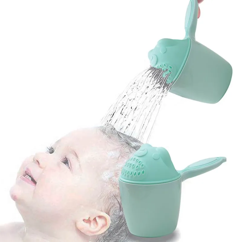 Cana pentru clătire și spălare bebeluși, Verde Menta, cu mâner ergonomic și capac în formă de urs
