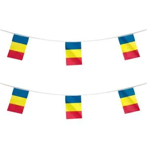 Ghirlandă cu steaguri tricolore pentru evenimente sportive