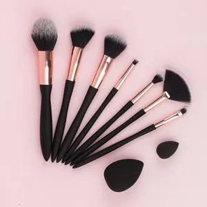 Set Pensule Machiaj si Bureti, 9 buc, Negru cu Detalii Roz Aurii