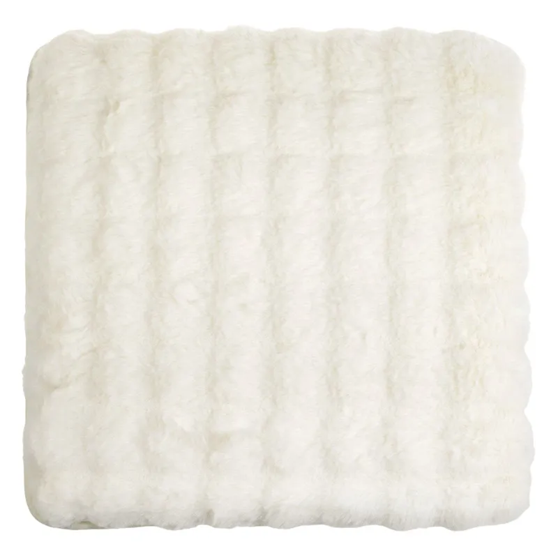 Pernă decorativă pentru scaun, 40x40 cm, Off White, Imitație de blană, Model Reliefat