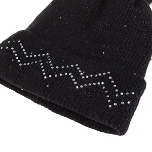 Caciula Tricotata Neagra cu Strass Captuseala & Pompon pentru Femei – poza 3