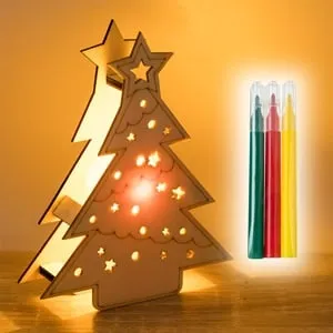 Set creativ de Craciun brad din lemn cu lumina și 3 carioci pentru decor