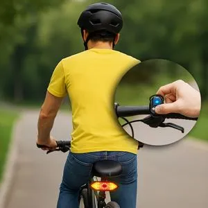 Lumină de siguranță pentru bicicletă cu semnalizator și telecomandă