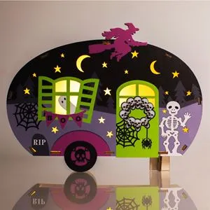 Decoratiune din Lemn de Halloween cu Rulota, Schelet, Vrajitoare si Paianjeni, 2 LED-uri, 21x3.5x16cm