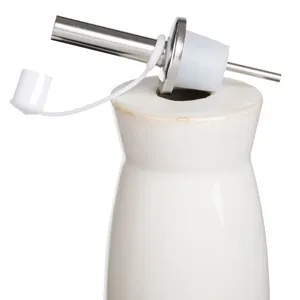 Recipient Ceramic Bej Stil Nordic cu Picurator Metalic pentru Ulei – poza 3