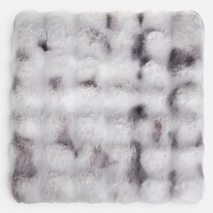 Pernă decorativă pentru scaun din blană artificială, 40x40 cm, ecru/gri – poza 2