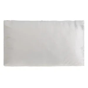 Pernă decorativă de iarnă, Velvet gri ecru cu model auriu, 50x30 cm – poza 3