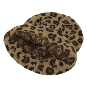 Caciula tricotata cu model leopard pentru femei, marime unica – poza 3