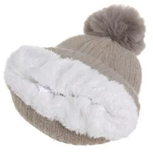 Căciulă tricotată taupe cu paiete, căptușeală fleece și pompon – poza 3