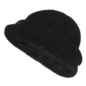 Căciulă tricotată neagră cu patch PU „Sport” pentru bărbați – poza 3