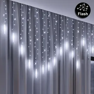 Instalare perdea cu becuri LED alb rece pentru decorarea casei